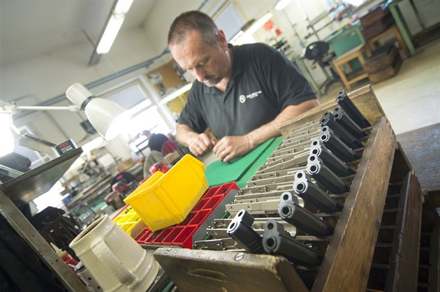 O práci ve zbrojovce má přijít asi stovka lidí z Uherského Brodu a okolí