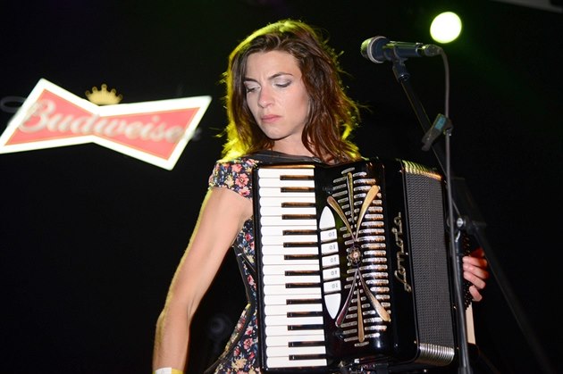 Herečka, zpěvačka, akordeonistka Natalia Tena