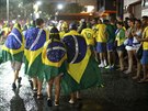 SMUTEK A ZKLAMÁNÍ Braziltí fanouci se trousí v Riu de Janeiru pro...