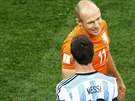 HVZDY Nizozemský zálooník Arjen Robben a argentinský útoník Lionel Messi se...