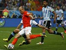 Nizozemský záloník Arjen Robben v nastavení semifinále MS ml proti Argentin...