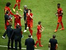 Belgití fotbalisté se oberstvují bhem osmifinále mistrovství svta.
