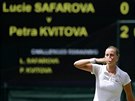POLIBEK DIVÁKM. Petra Kvitová zdraví publikum po postupu do finále Wimbledonu.