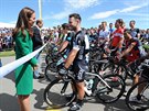 VÝJIMENÝ ÚVOD. Ped 1. etapou Tour de France rozmlouvala s cyklisty i Kate...