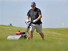 Bývalý hokejový reprezentant Jií Holík vtinu asu  tráví na golfovém hiti