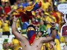 BANDITA. Kolumbijský fanouek fandí u ped zápasem s Brazílií.