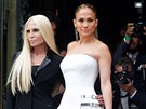 Donatella Versace a Jennifer Lopezová (Paí, 6. ervence 2014)