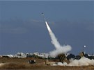 Nkteré stely vypálené hnutím Hamás na izraelské území zachytil protiraketový...