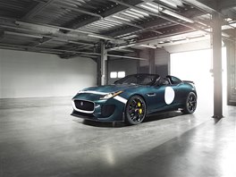 Sériové provedení se bude jmenovat F-Type Project 7. Její podobu Jaguar ukázal...