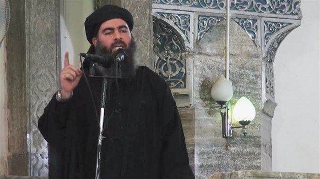 Vůdce Islámského státu Abú Bakr Bagdádí promluvil v mešitě v severoiráckém Mosulu (5. června 2014)