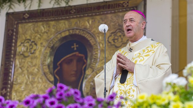 Dny lidí dobré vůle na Velehradě letos navštívilo kolem 30 tisíc lidí. Na snímku olomoucký arcibiskup Jan Graubner (5. července 2014).