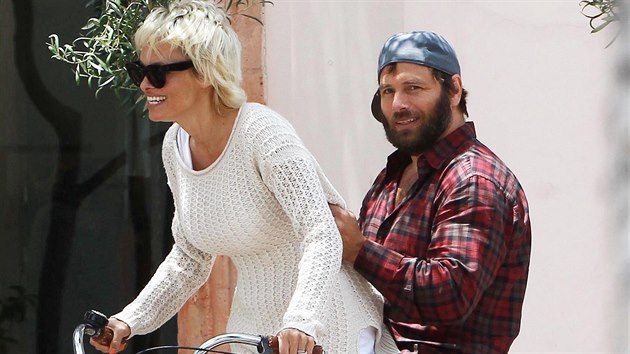 Pamela Andersonová a Rick Salomon ještě v červnu vypadali jako velmi zamilovaný pár.