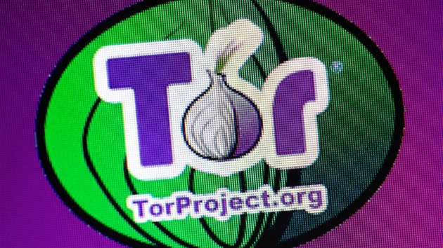 Logo projektu Tor zajišťujícího anonymní přístup k internetu prostřednictvím sítě uzlů s šifrovaným propojením