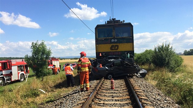 idi vjel na Perovsku na pejezd ve chvli, kdy k nmu pijdl vlak. Po nsledn srce na mst zemel. Provoz na trati musel bt peruen na nkolik hodin.