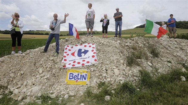 Vtej doma! Francouzt fanouci se dokali, Tour de France se od tvrt etapy jede na kontinentu.