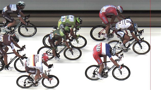Marcel Kittel si jede pro vtzstv ve tvrt etapy na Tour de France.