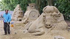 Zru�nost má po mamince, která je kerami�ka. Odmali�ka byl Ol�iak zvyklý malovat...