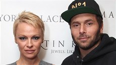 Pamela Andersonová si Ricka Salomona dvakrát vzala a podruhé se s ním rozvádí.