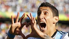 Argentinský ofenzivní záložník Ángel di María se svým typickým způsobem raduje...