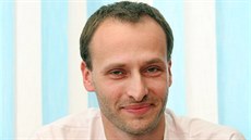 Str�jcem náro�ného zákroku byl coby hlavní operatér sedmat�icetiletý ortoped...