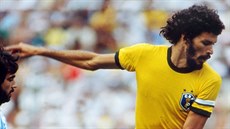 Brazilský fotbalista Socrates na mistrovství světa 1982.