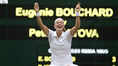 TRIUMFÁLNÍ PODEP. Petra Kvitová, dvojnásobná wimbledonská vítzka