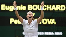 TRIUMFÁLNÍ PODEP. Petra Kvitová, dvojnásobná wimbledonská vítzka