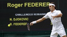 FINÁLE. Roger Federer bojuje ve wimbledonském finále proti Novaku Djokoviovi. 