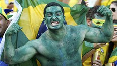 HULK V HLEDITI. Brazilský fanouek u je pipravený na tvrtfinále s Kolumbií.
