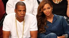 Jay-Z a Beyoncé na basketbalu (12. května 2014)
