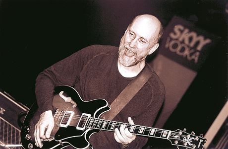 Jazzový kytarista John Scofield.