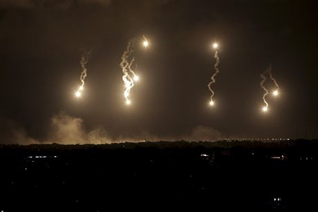 Izraeltí vojáci v noci na sobotu znovu letecky zaútoili na palestinské Pásmo...