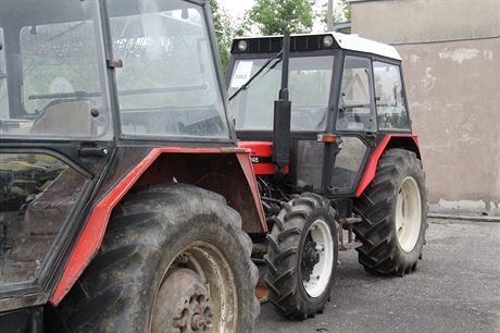 Traktor ídil teprve trnáctiletý chlapec (ilustraní snímek)