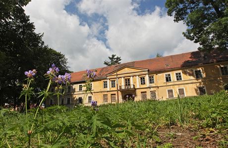 Zámecký park byl v Krasonicích vybudovaný v letech 1830 a 1840. Nejen ten, ale...