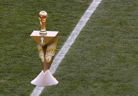 Slavný pohár pro fotbalové mistry svta ped finále na stadionu Maracaná