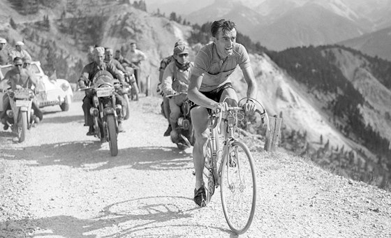 Louison Bobet v etap Tour de France vedoucí pes Col d´Izoard
