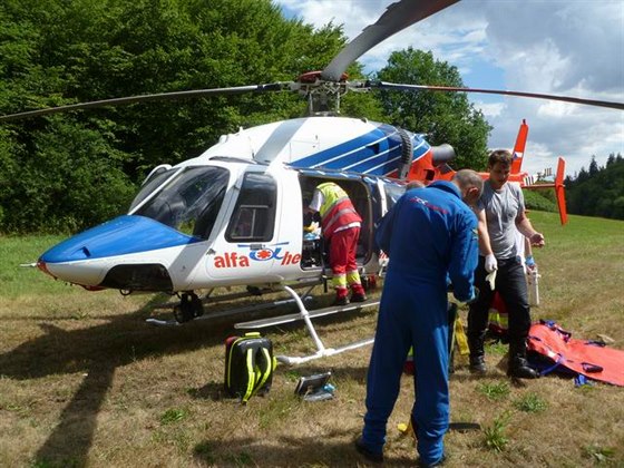 Zraněný muž byl letecky transportován do brněnské nemocnice.