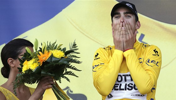 ÚAS. Tony Gallopin se po deváté etap Tour de France oblékl do lutého trikotu