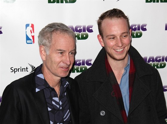 John McEnroe a jeho syn Kevin (New York, 11. dubna 2012)