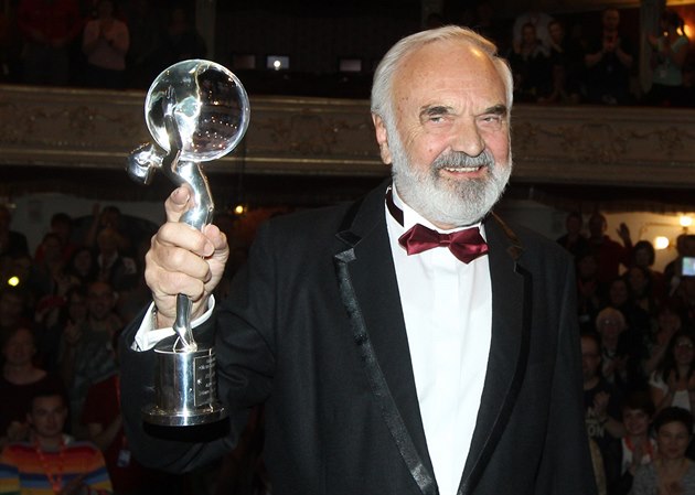 TELEVIZIONÁŘ: Svěrákova devadesátka? Místo dortu dvacet pořadů včetně písní