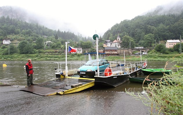 Roní permanentka na pívoz do Dolního lebu bude stát dv st korun.
