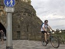 Cyklisté a chodci bývají v tsném kontaktu také poblí Vyehradského tunelu