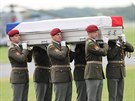 Do eska dorazily ostatky ty padlých voják slouících v Afghánistánu. (10....