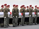 Ostatky ty eských voják, kteí padli v úterý v Afghánistánu, dorazily na...