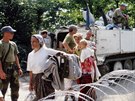 Uprchlický tábor nedaleko bosenské Srebrenici hlídali vojáci z Nizozemska....