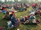 eny a dti z uprchlického tábora nedaleko bosenské Srebrenici. (ervenec 1995)