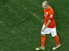 SMUTNÝ ODCHOD ZE HIT. Arjen Robben u ví, e Nizozemsko do finále...