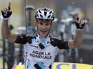 Blel Kadri triumfáln vjídí do cíle 8. etapy Tour de France.
