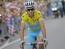 Nositel lutého trikotu Vincenzo Nibali na startu 14. etapy Tour de France