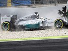 Lewis Hamilton v kvalifikaci na VC Nmecka F1 havaroval.